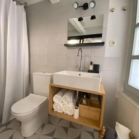 A-rea 73132- Renovated House In Heart Of Old Town Apartment